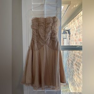 Trendy Vintage-looking Polka Dot strapless dress